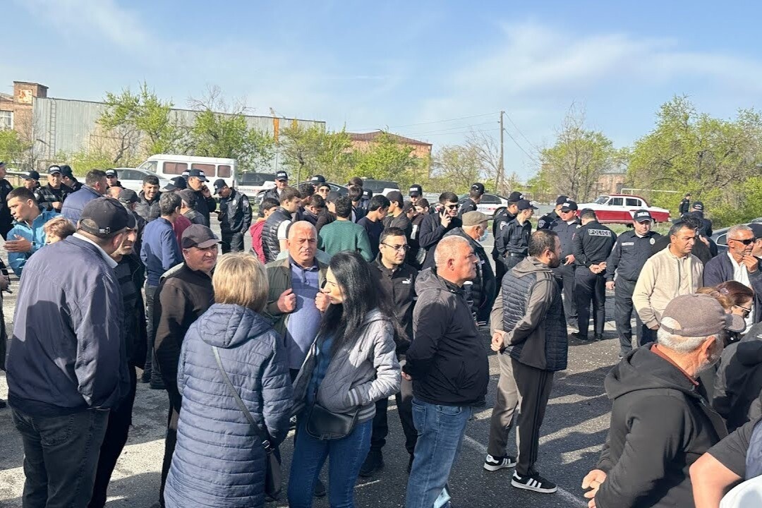 Պահանջում ենք, որ 59 համարի ավտոբուսը Քասախ մտնի. բնակիչները հավաքվել են գյուղի կենտրոնում. ուղիղ