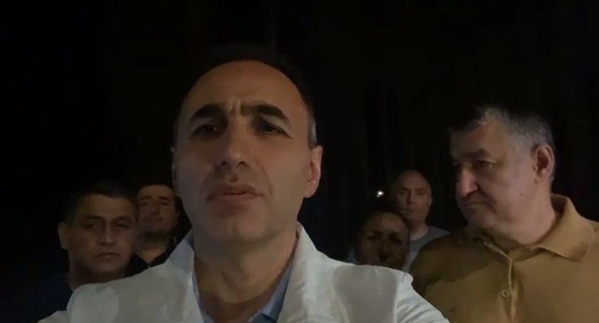 «Ոչ մի սրբապիղծ չի ներխուժի Վեհարան». «ՀայաՔվե»-ի անդամները Մայր Աթոռում են