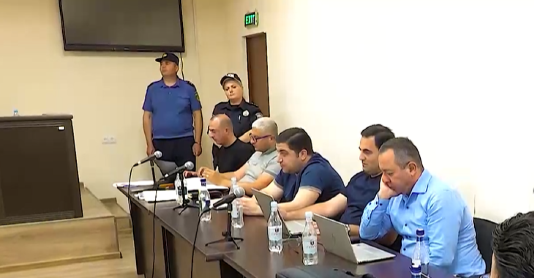 Արամ Ազատյանի և մյուսների գործը մեղադրյալ կողմի փաստաբաններն իրավաբանական անհեթեթություն են որակում (տեսանյութ)
