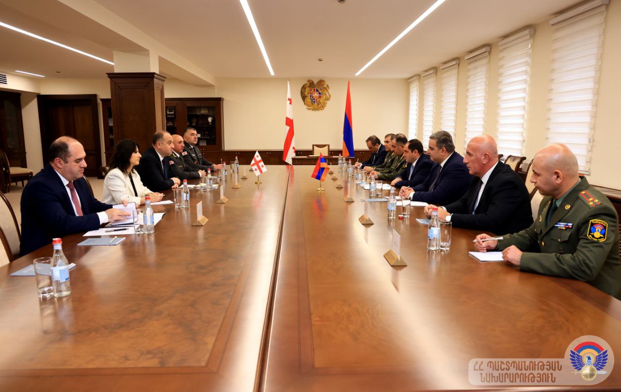 Հայաստանի և Վրաստանի պաշտպանության նախարարները քննարկել են տարածաշրջանային անվտանգությանն առնչվող հարցեր