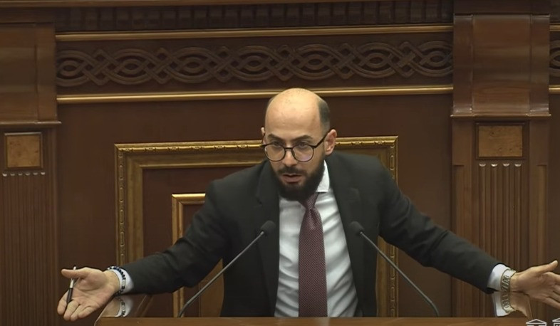 «Ձենդ չլսեմ, սսկվի, ստահակ». Արթուր Հովհաննիսյանը՝ Գեղամ Մանուկյանին