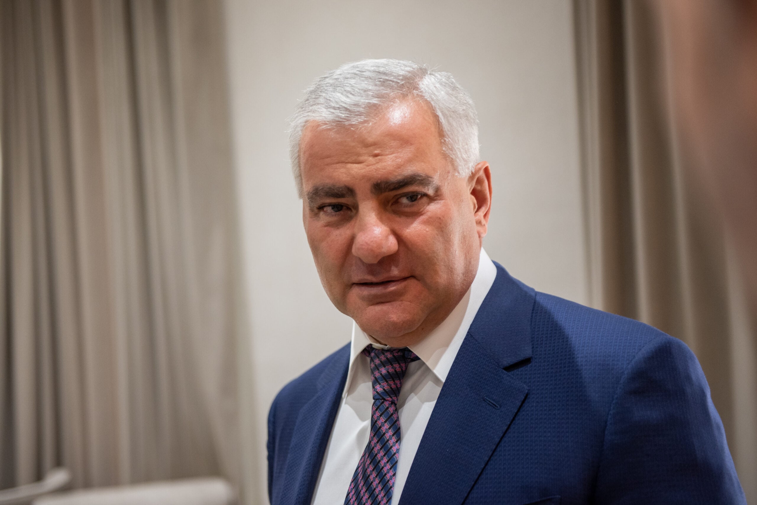 Սամվել Կարապետյանի «հանցանքն» Աստծու և Քրիստոսի պաշտպանը լինելն է. Ռոբերտ Ամստերդամ