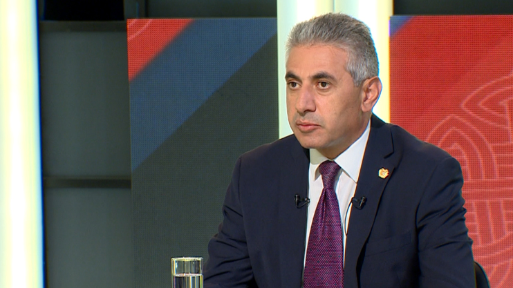 Հ-ա-յ-ե-ր-ե-ն, հարցս հայերեն էր, ո՞վ է ձեզ իրավունք տվել կործանելու ՀՀ պետականությունը. Ղազարյանի հարցը՝ Փաշինյանին