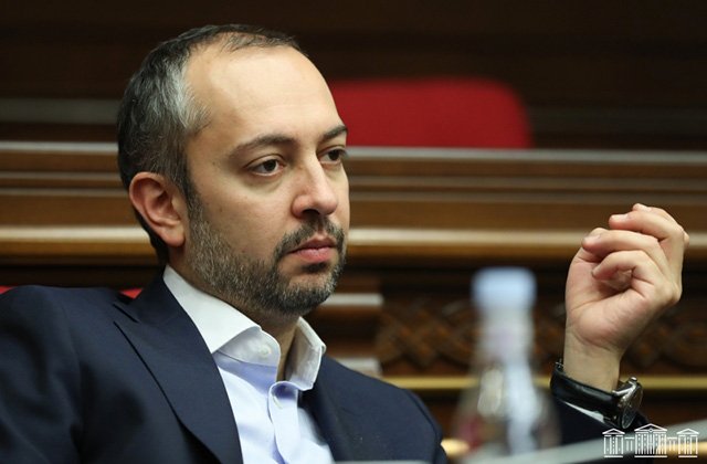 Արցախցիների անվտանգությունը ապահովում են ռուս խաղաղապահները, հայաստանյան ԶՈՒ-ն վերահսկողություն չունի՝ նոյեմբերի 9-ից հետո․ Էդուարդ Աղաջանյան
