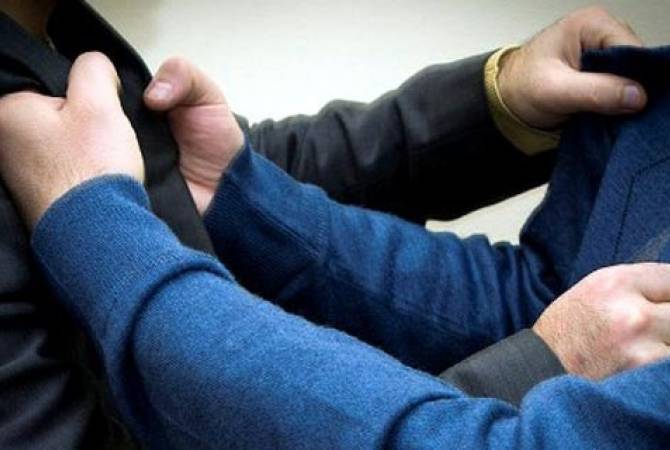 Ոտքով հարվածել էր որովայնին ու հայհոյել. տուժողը կանչել էր հորն ու եղբորը 