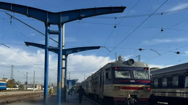 Ռուսական ԱԹՍ-ն հարվածել է Դնեպրի կայարանին և մերձքաղաքային գնացքին. կան զոհեր և վիրավորներ