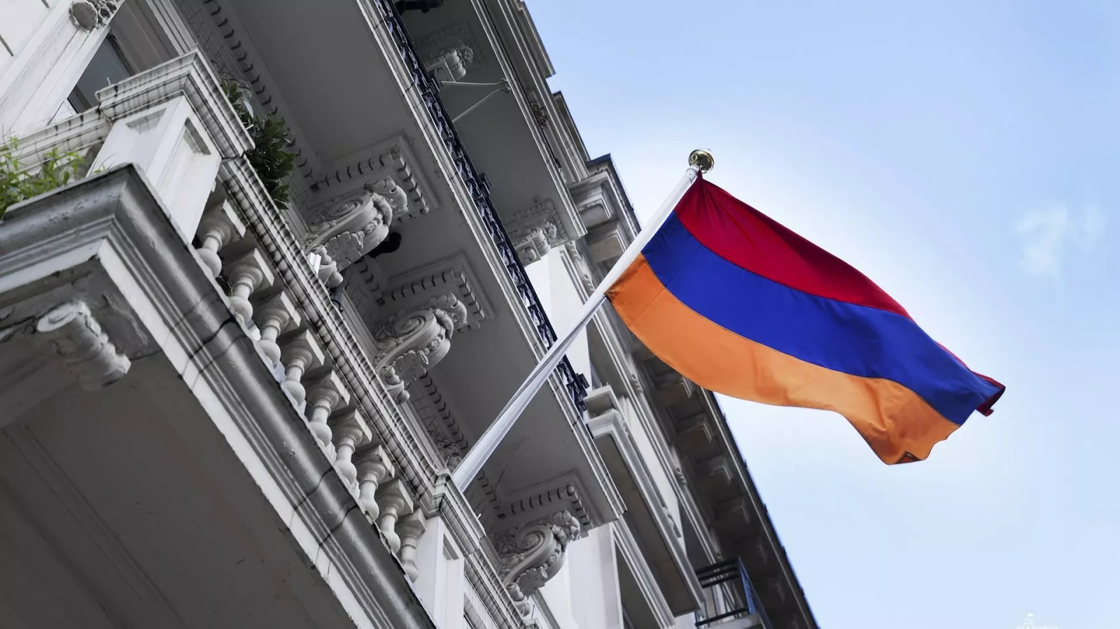 Արտերկրում գործող Հայաստանի երկու դեսպանությունները 180 հազար դոլարի նվիրատվություն են ստացել