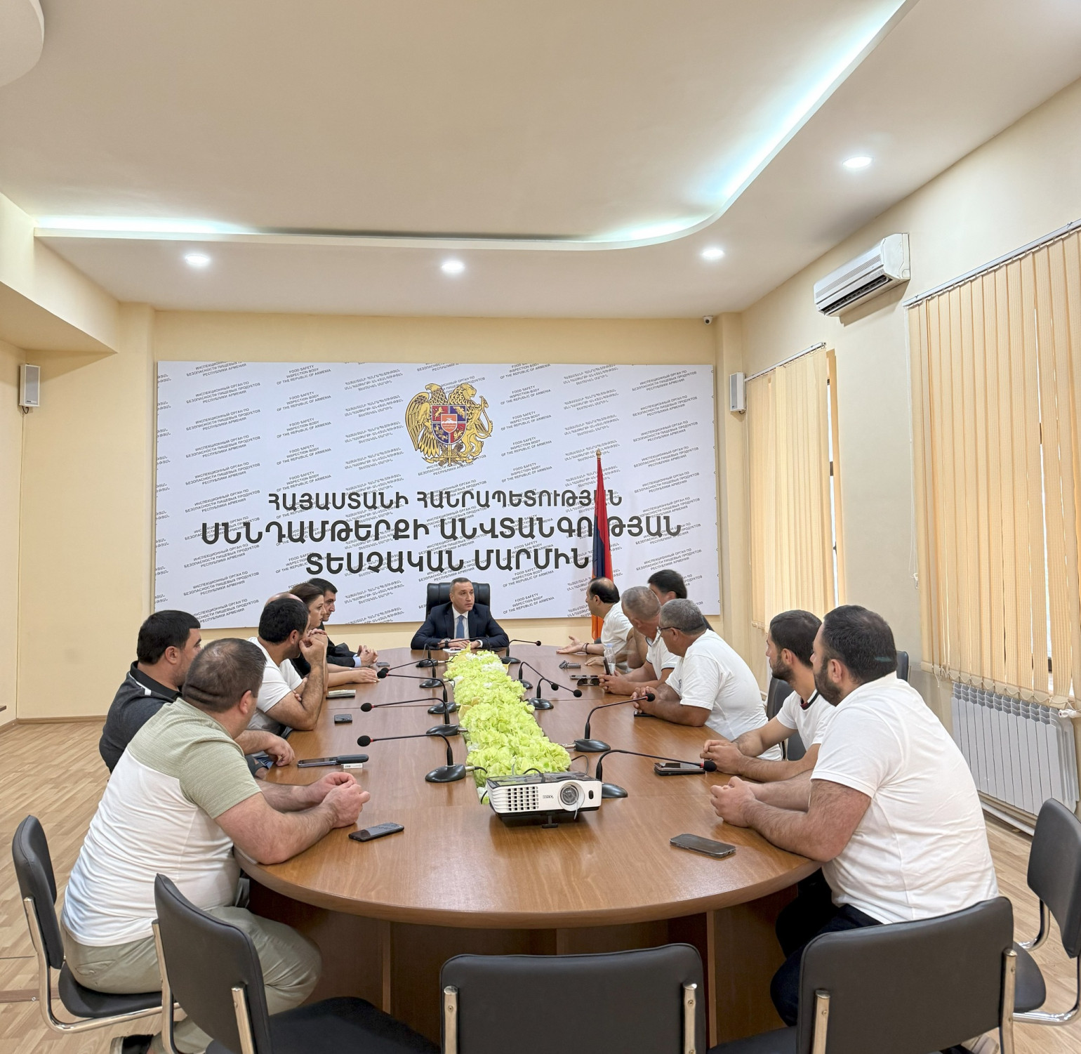 Այլընտրանք չկա. ՍԱՏՄ ղեկավարն ընդունել է ԳՈւՄ-ի շուկայի մսավաճառներին