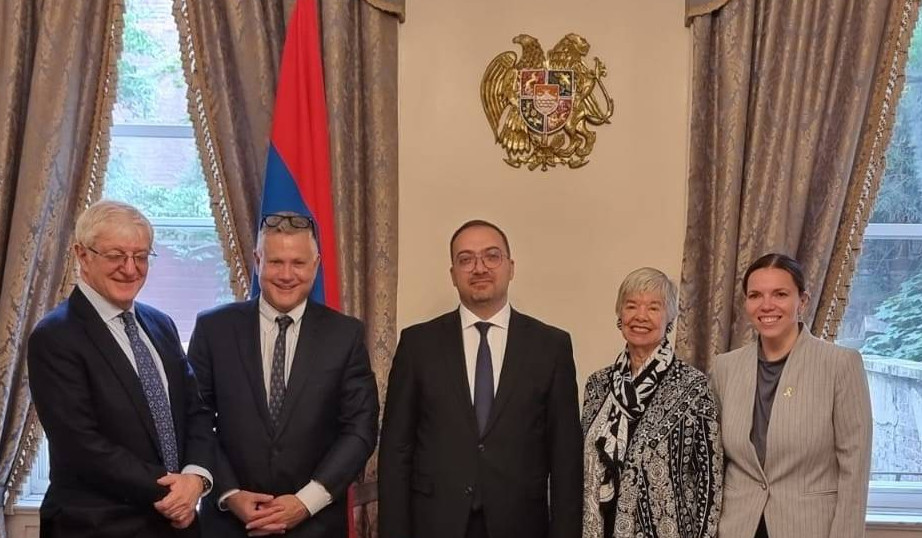 ՀՀ ԱԳՆ գլխավոր քարտուղարը հանդիպել է Ամերիկայի հրեական կոմիտեի ներկայացուցիչների հետ
