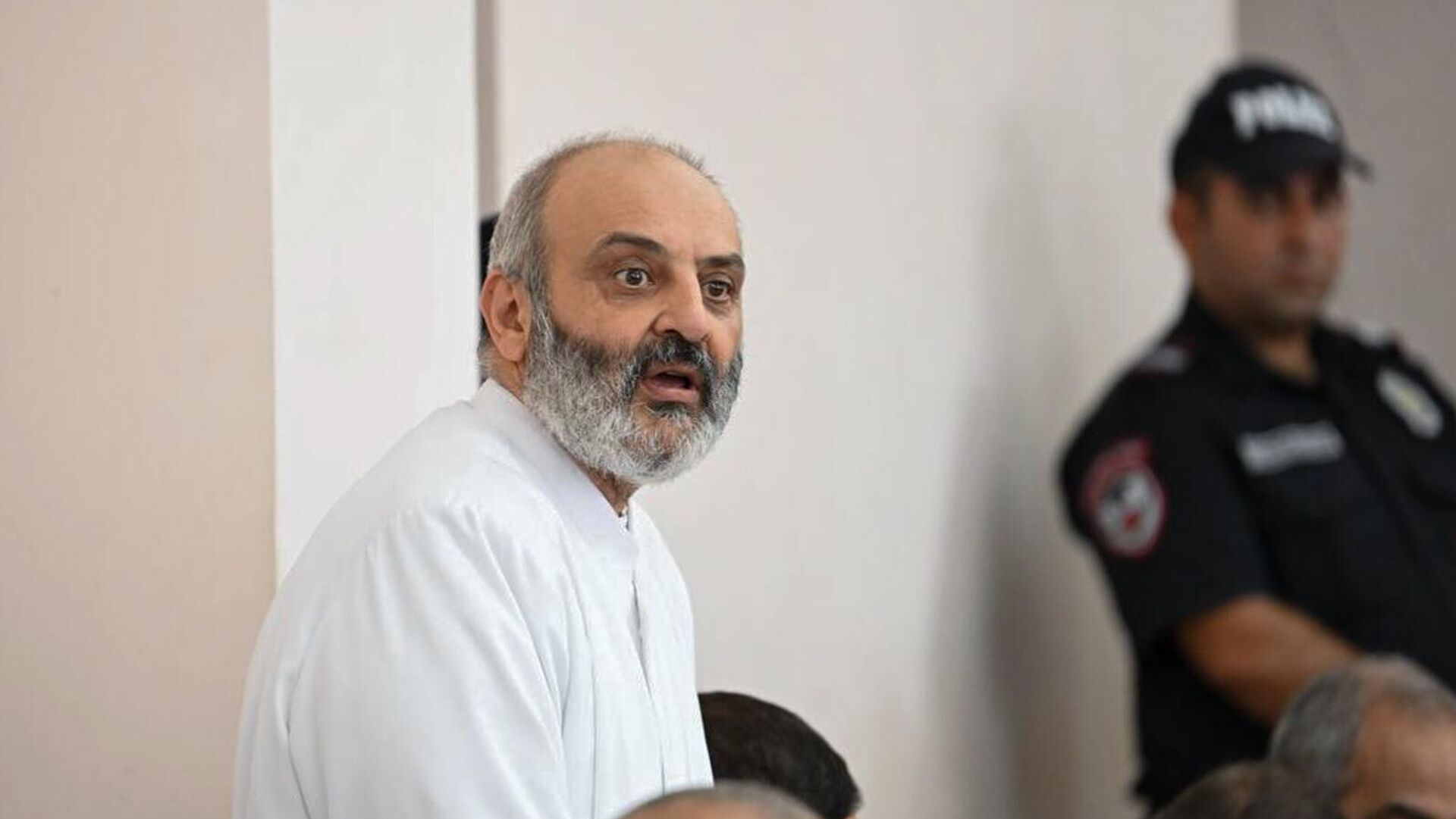 Այսօր շարունակվել է Բագրատ Սրբազանի և մյուսների գործով դատական նիստը (տեսանյութ)