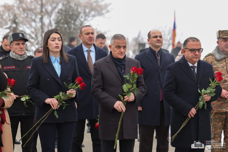 ՀՀ բարձրագույն ղեկավարությունը «Եռաբլուր» պանթեոնում ծաղիկներ է խոնարհել