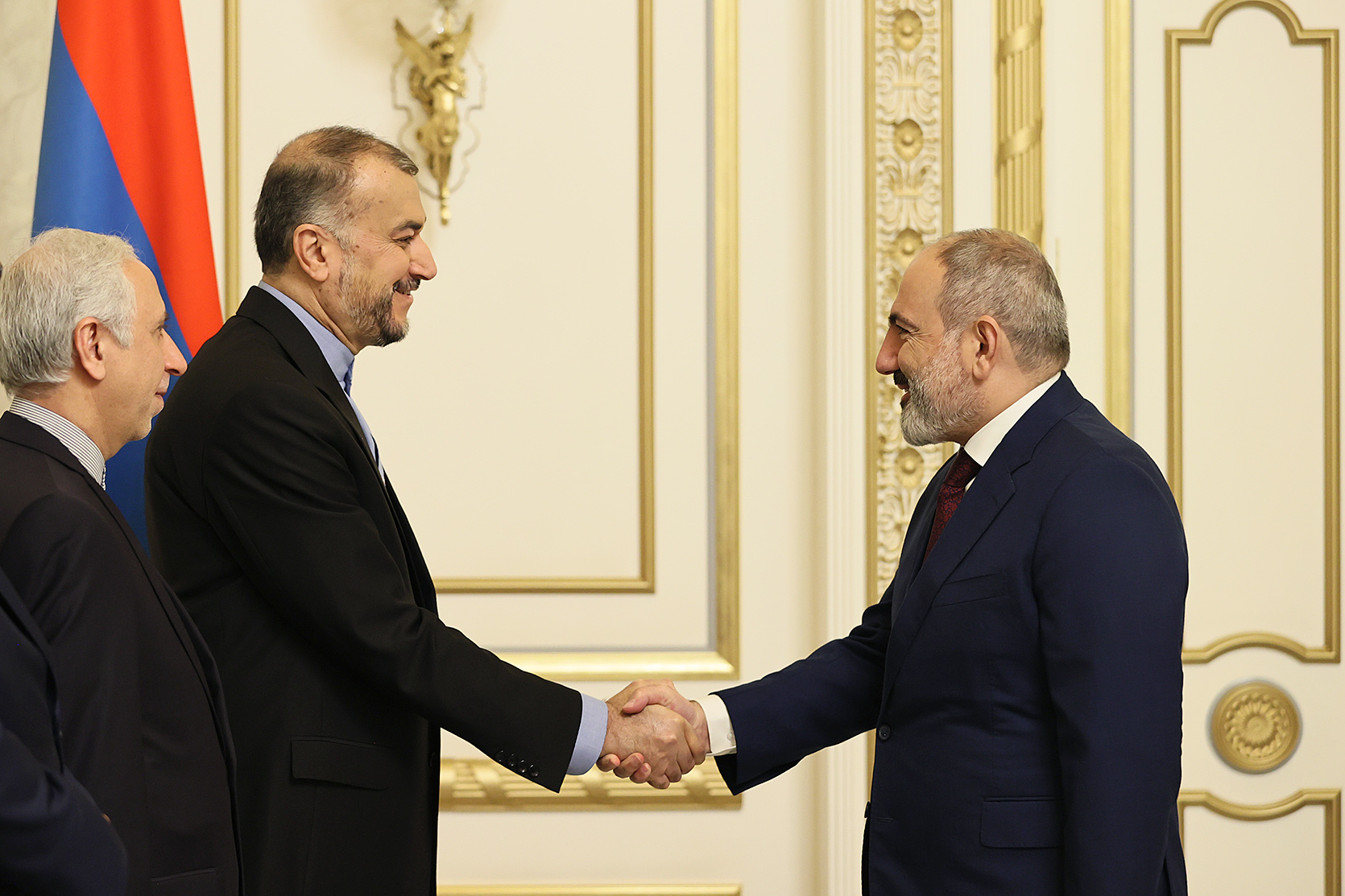 Վարչապետը Իրանի արտաքին գործերի նախարարի հետ քննարկել է երկկողմ հարաբերությունների օրակարգը