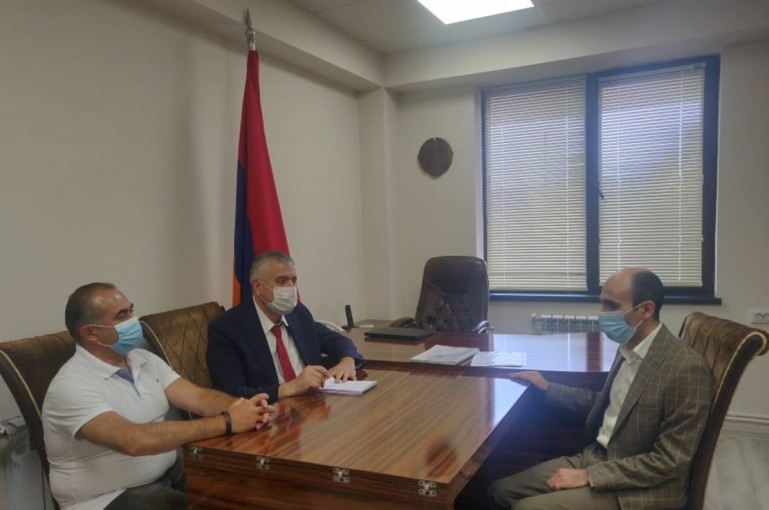 Արտակ Բեգլարյանն ընդունել է «Հայ փախստականների հարթակ» նախաձեռնող խմբի համակարգող Արթուր Ղազարյանին