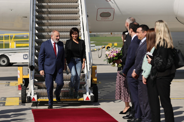 Փաշինյանը տիկնոջ հետ Պրահայում է (լուսանկարներ)