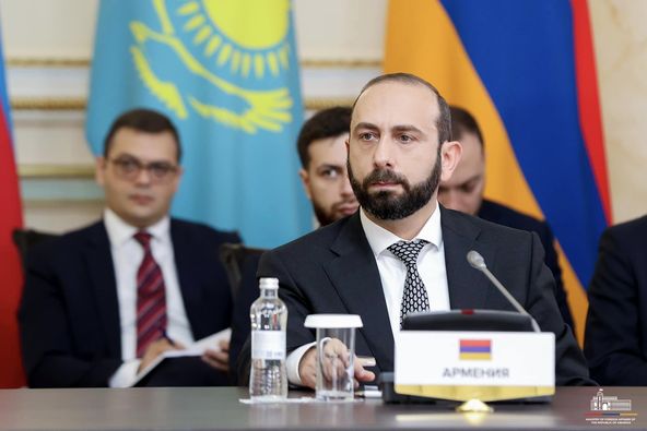 Պետք է վերարտադրվեն այն սահմանները, որոնք գոյություն են ունեցել ԽՍՀՄ փլուզման պահին. Միրզոյանը՝ Բայրամովի հետ հանդիպմանը
