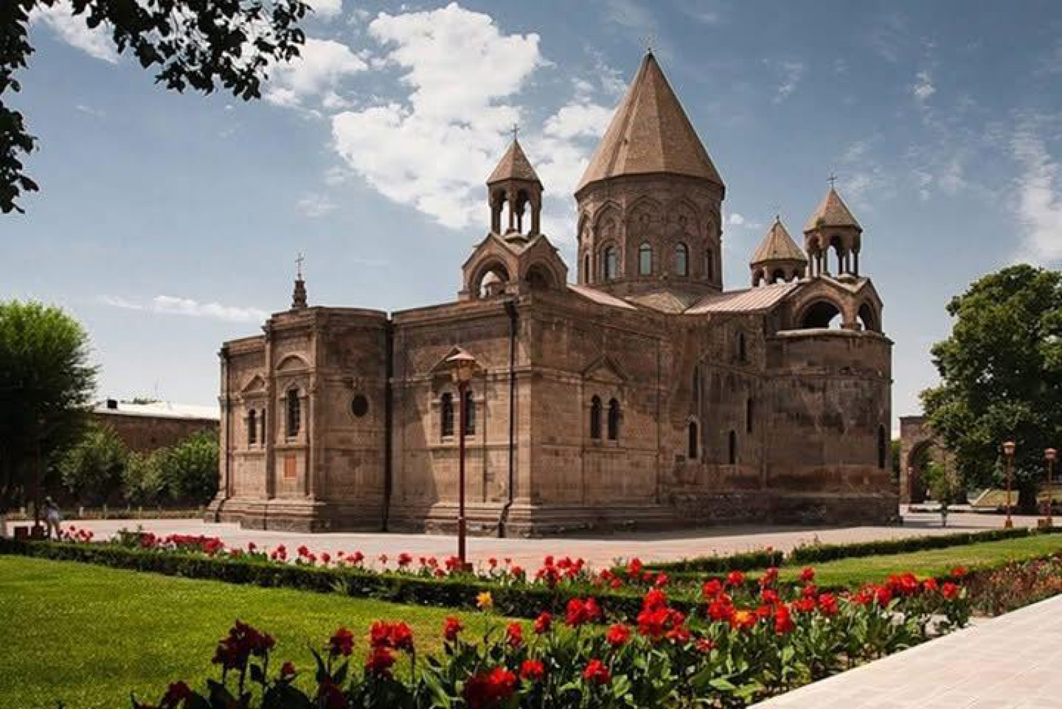 Մայր Աթոռի նկատմամբ այս պիղծ գործողությունները մեծ դժբախտություն են բերելու մեր ազգի գլխին. Արա Զոհրաբյան
