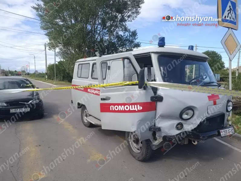 Մարտունիում բախվել են շտապօգնության ավտոմեքենան և «Opel Vectra»-ն․ կա վիրшվոր