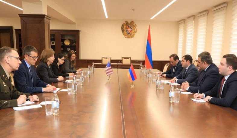 Սուրեն Պապիկյանը և Քրիստինա Քվինը քննարկվել են պաշտպանական ոլորտում հայ-ամերիկյան համագործակցության զարգացման հարցերը