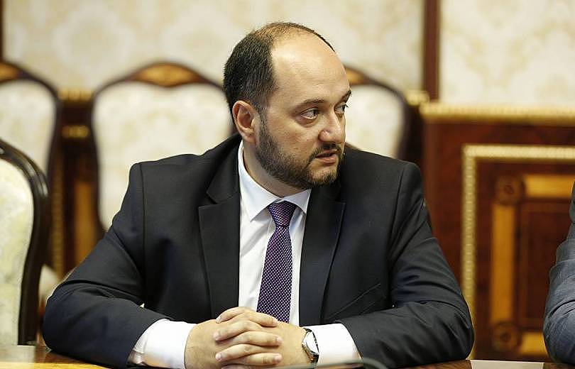 Արայիկ Հարությունյանը հեռախոսազրույց է ունեցել Արցախի իր գործընկերոջ հետ