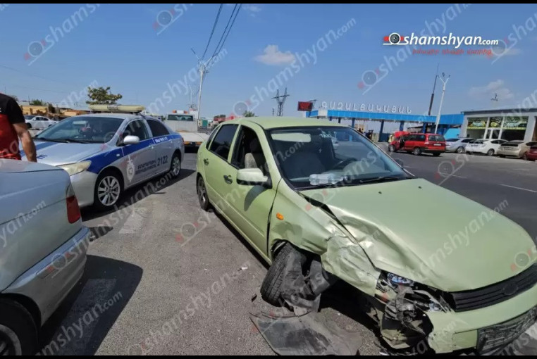Արմավիրի մարզում բախվել են BMW-ն ու Lada-ն, կա 4 վիրավոր