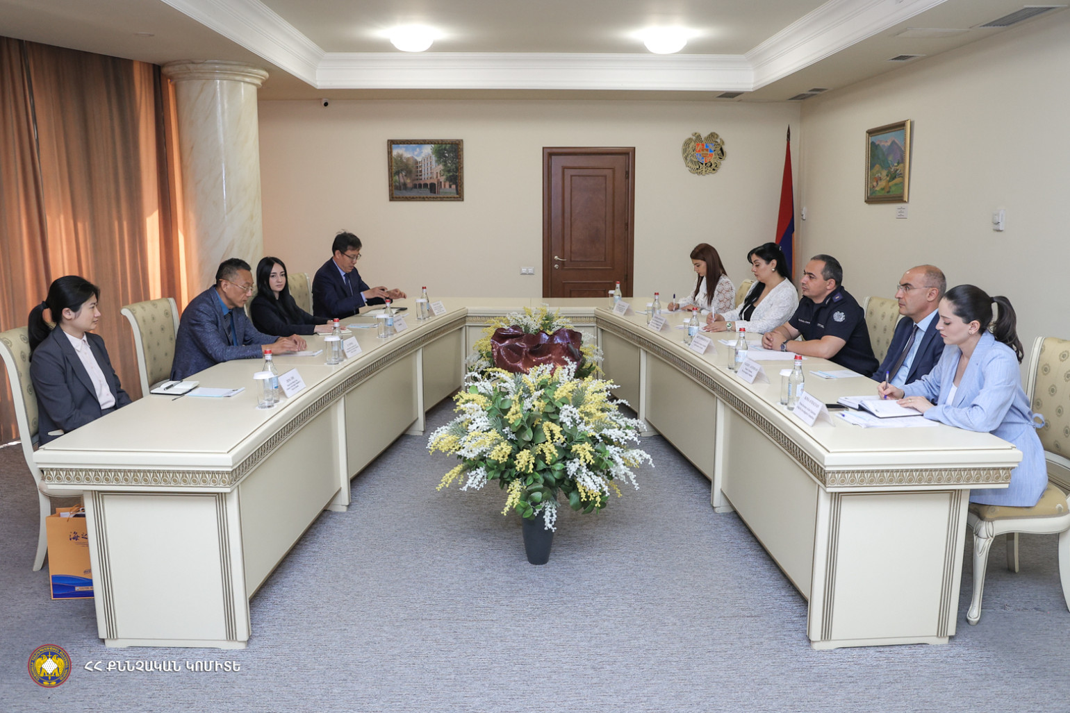 Առաջիկայում կկազմակերպվեն վերապատրաստման դասընթացներ ՔԿ աշխատակիցների համար. ՉԺՀ դեսպանը՝ Արթուր Պողոսյանին