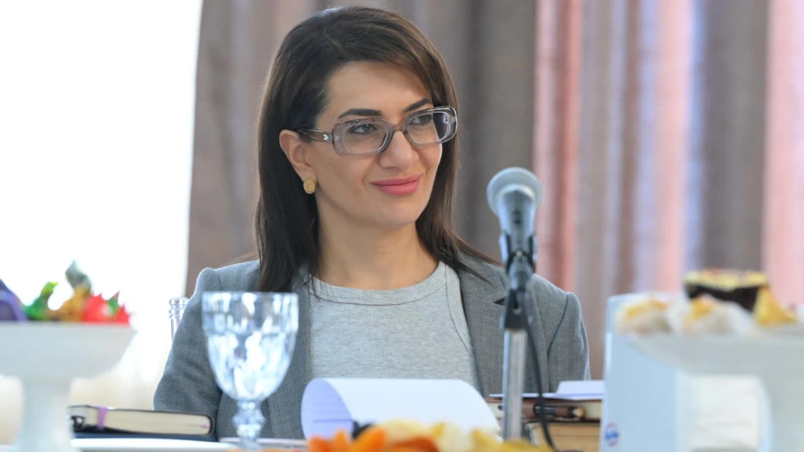 Աննա Հակոբյանը մոբիլիզացրել է բուհերը. «Հրապարակ»