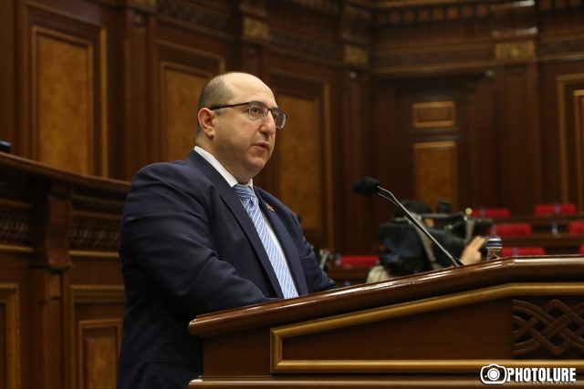 ԱԺ-ն ԿԲ խորհրդի անդամի պաշտոնում քննարկում է Արտակ Մանուկյանի թեկնածությունը
