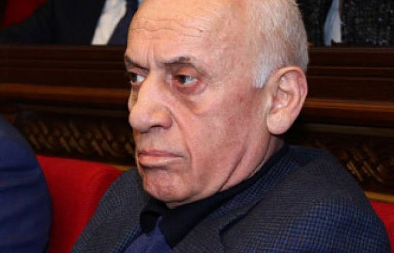 5 տարի անց կրկին վերաբացվել է Մհեր Սեդրակյանի՝ «Թոխմախի Մհերի» դեմ հարուցված քրեական գործը. Նոր փուլ. «Ժողովուրդ»