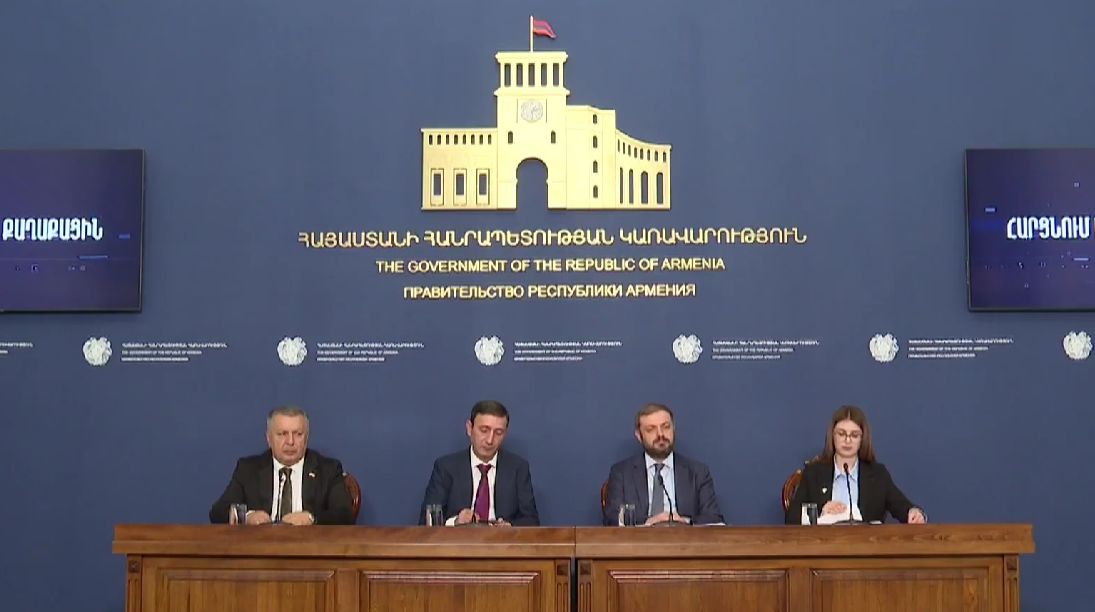 Գևորգ Պապոյանը, Բաբկեն Թունյանը և Սերգեյ Բագրատյանը պատասխանում են քաղաքացիների հարցերին՝ ուղիղ