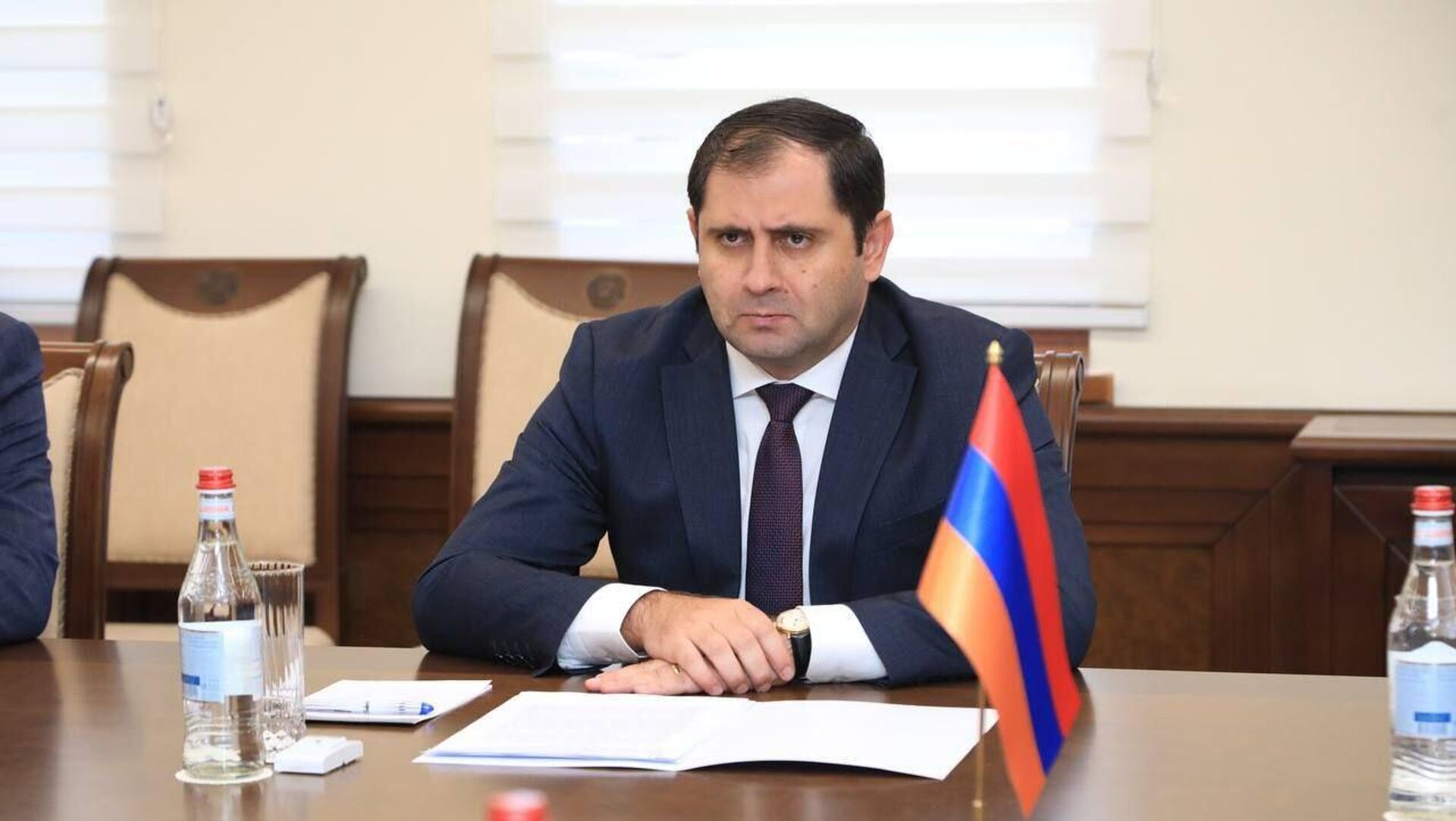 Կալուգացի՛ Սամո, գերդաստանումդ 6 չափահաս տղա ես ունեցել, ինչու՞ չեն վիրшվnրվել կամ նшհшտшկվել հանուն Հայաստանի. Պապիկյանը՝ Սամվել Կարապետյանին