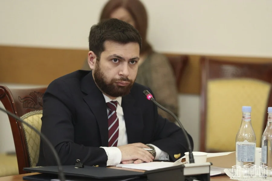 Եթե ՀԱՊԿ-ը հանդես չգա քաղաքական հայտարարություններով, ապա Հայաստանը վերջնական որոշում կկայացնի. Վահան Կոստանյան