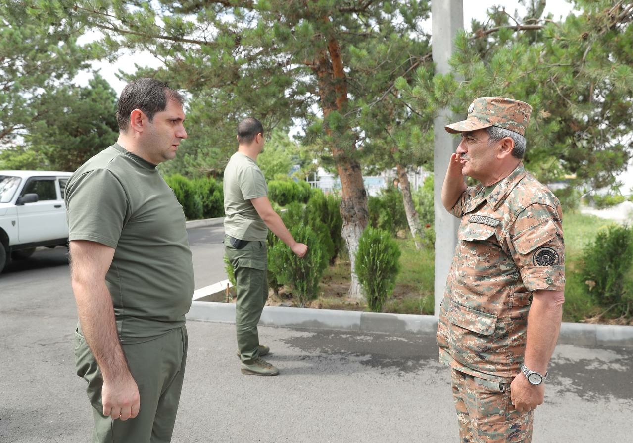 Սուրեն Պապիկյանը հետևել է զինծառայողների ատեստավորման քննություններին