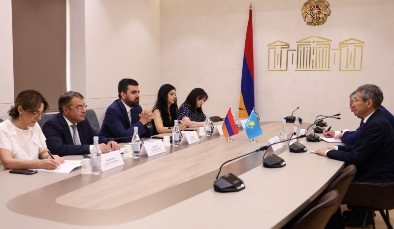 Հայաստանի և Ղազախստանի միջև քաղաքական երկխոսությունը բարձր մակարդակի վրա է. Սարգիս Խանդանյանը՝ դեսպան Իմանբաևին
