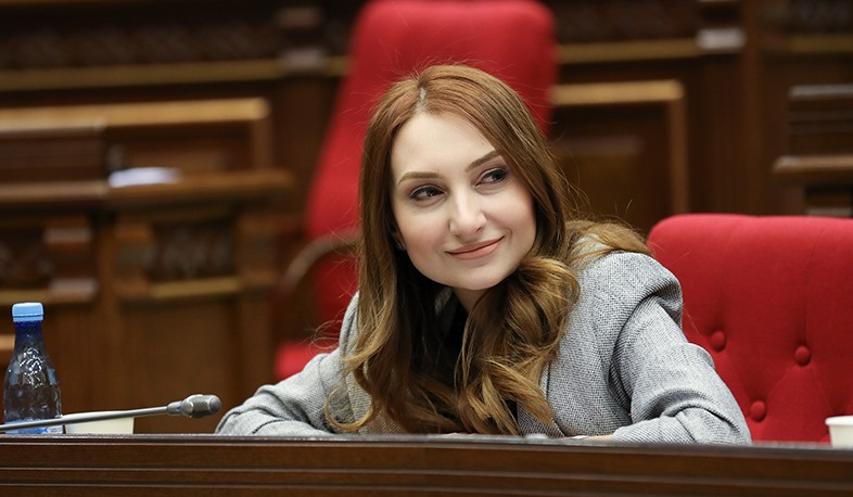 Լիլիթ Մակունցը հրաժարվել է. «Հրապարակ»