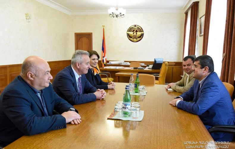 Արցախի նախագահն ընդունել է Հայաստանի ամերիկյան համալսարանի պատվիրակությանը