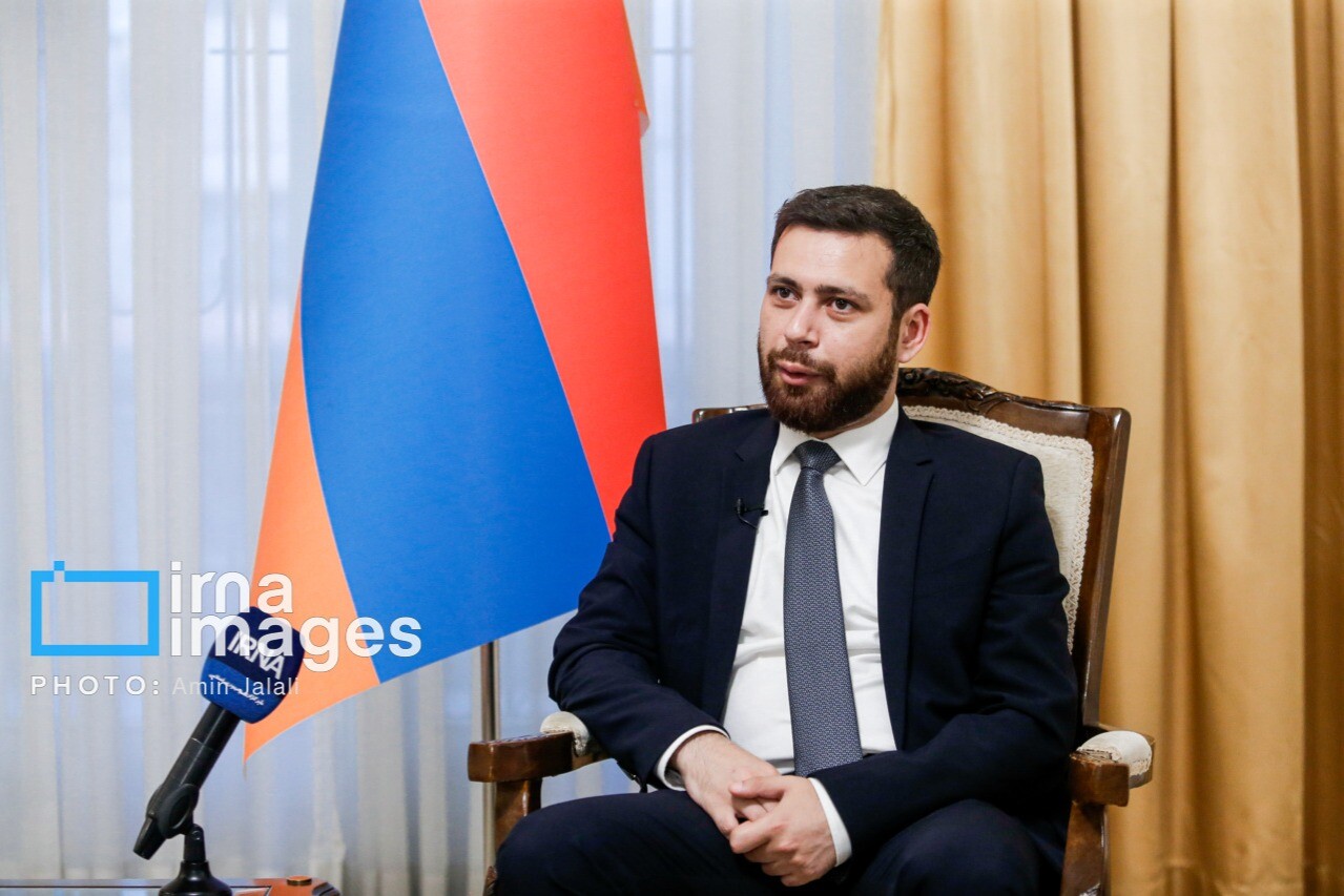 Կգրանցվի ընկերություն, որի բաժնետոմսերը բաշխվելու են Հայաստանի և ԱՄՆ-ի միջև. Կոստանյանը մանրամասներ է ներկայացրել «Թրամփի ուղի» նախագծից