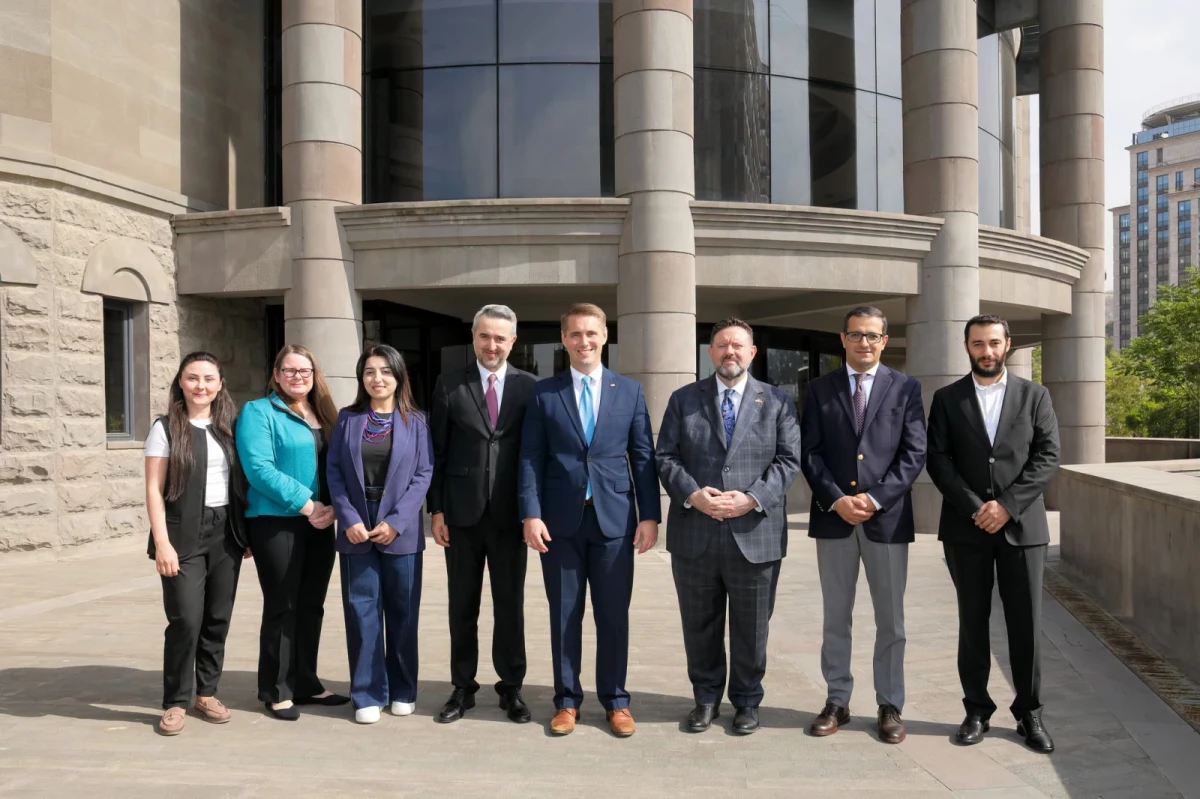 ԱՄՆ պետքարտուղարի տեղակալն այցելել է Մատենադարան