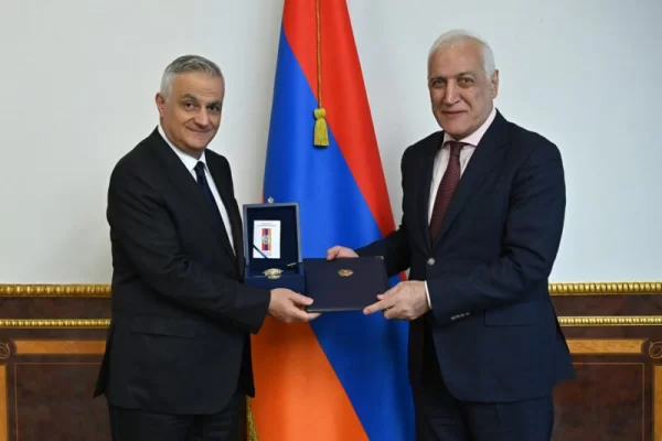Նախագահը Մհեր Գրիգորյանին է հանձնել «Հայրենիքին մատուցած ծառայությունների համար» 1-ին աստիճանի շքանշանը