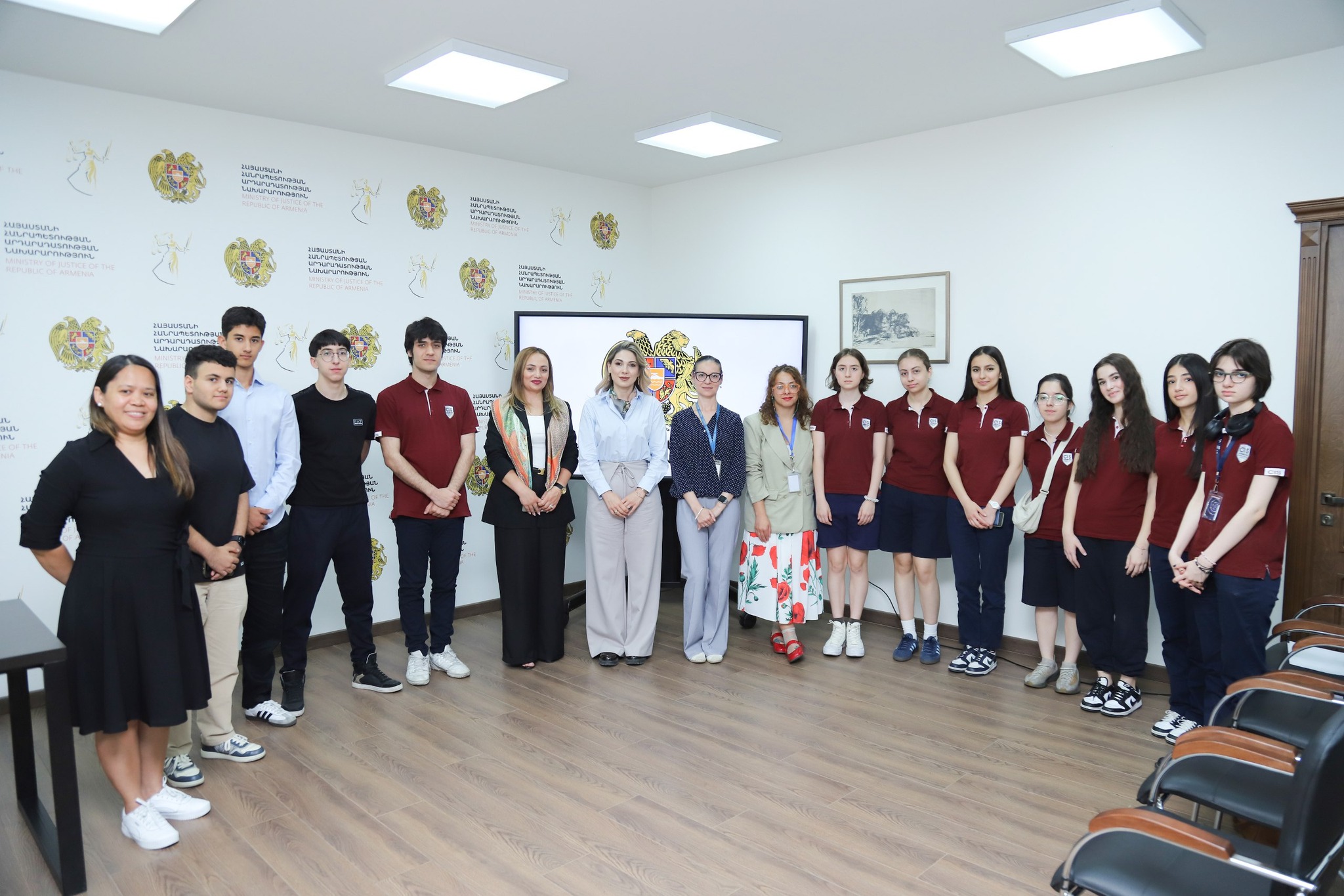 Աշակերտների հետ հանդիպմանը Սրբուհի Գալյանը խոսել է կոռուպցիայի դեմ պայքարի մասին
