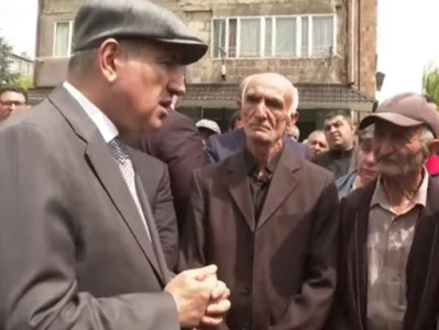 Շա՛տ եք նիհարել, Փաշինյա՛ն ջան, հեղափոխությունից հետո ե՞րբ եք մեզ բնակարան տալու․ վարաձորցիներ