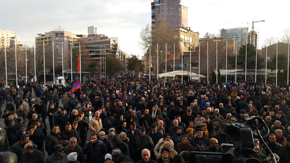 Այս պահին մայրաքաղաք մտնող բոլոր ճանապարհները փակ են. կոչ ենք անում իրավապահներին չխոչընդոտել քաղաքացիների ազատ տեղաշարժի իրավունքը․ 17 կուսակցությունների խորհուրդ