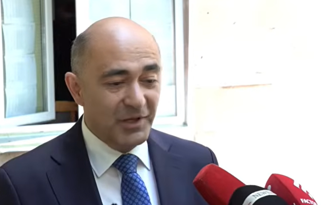 Նման հերթեր չեմ հիշում, բարձր մասնակցություն կա, քաղաքական ուժերին հաջողվել է ակտիվացնել ժողովրդին. Էդմոն Մարուքյանը քվեարկեց