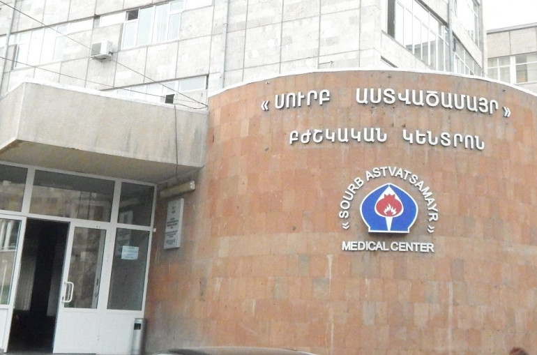 Տավուշում ադրբեջանական զինուժի կրակոցից վիրավորված երեխային տեղափոխում են Երևան