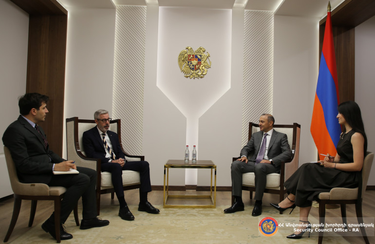 ԱԽ քարտուղարն ու Շվեդիայի դեսպանը քննարկել են երկկողմ հետաքրքրություն ներկայացնող հարցեր