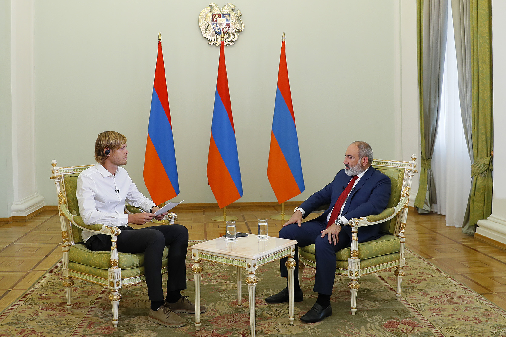 Ես չեմ մտածում, թե արևմտյան երկրները պետք է լուծեն ստեղծված իրավիճակը. դա առաջին հերթին Հայաստանի, Ադրբեջանի, նաև Լեռնային Ղարաբաղի անելիքն է. Փաշինյան