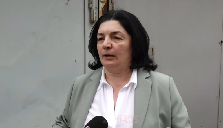 Ադեկվատ չի նա, հոգեկան շարժում արեց, ձեռքով ուզում էր կպնել, գոռացի վրան․ Փաշինյանի հետ վիճած կին