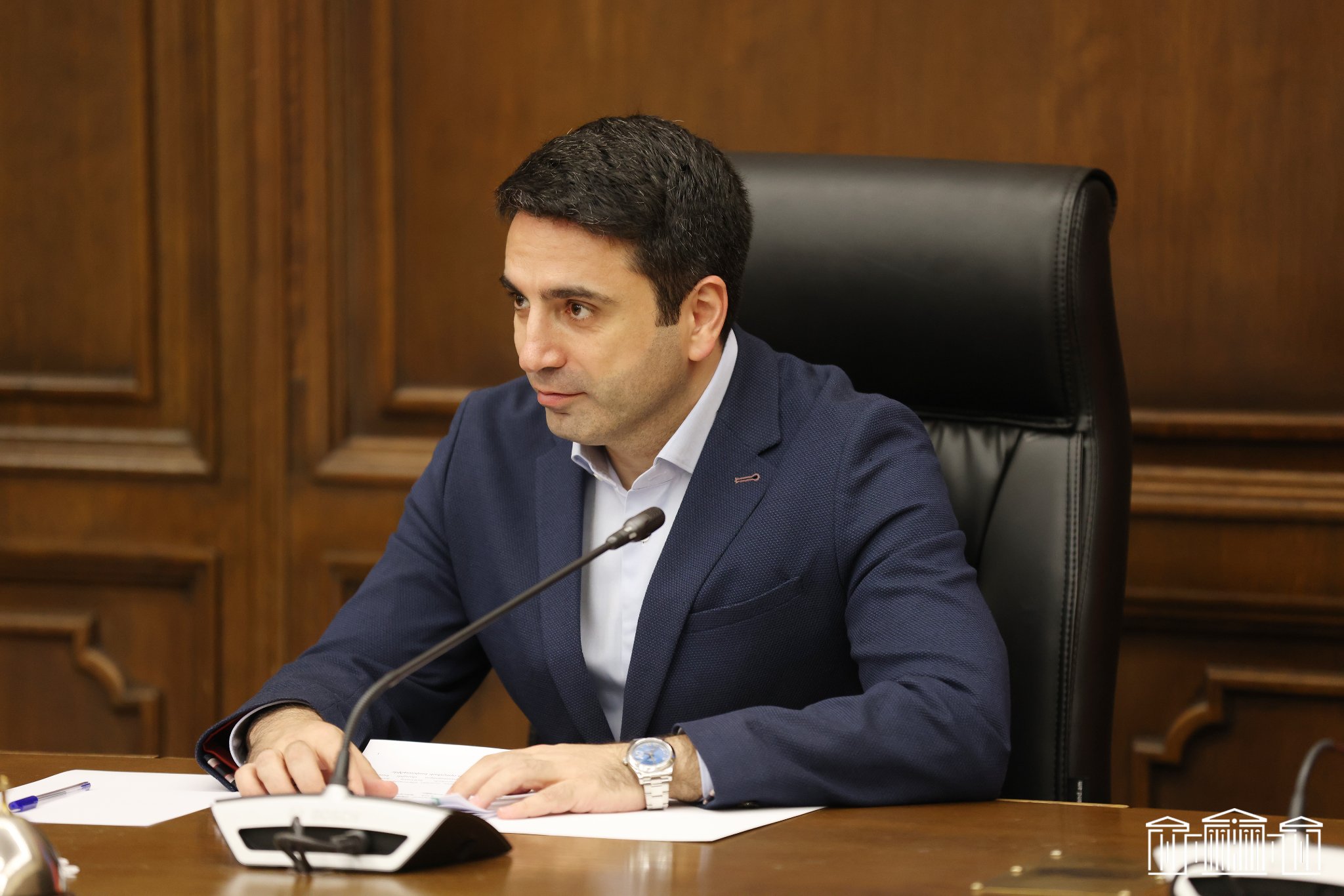 Գլուխ չենք գովում, բերան չենք ծռում, գործ ենք անում, թողեք այդ 19 տղուն էլ հետ բերենք. Ալեն Սիմոնյանը՝ գերիների մասին