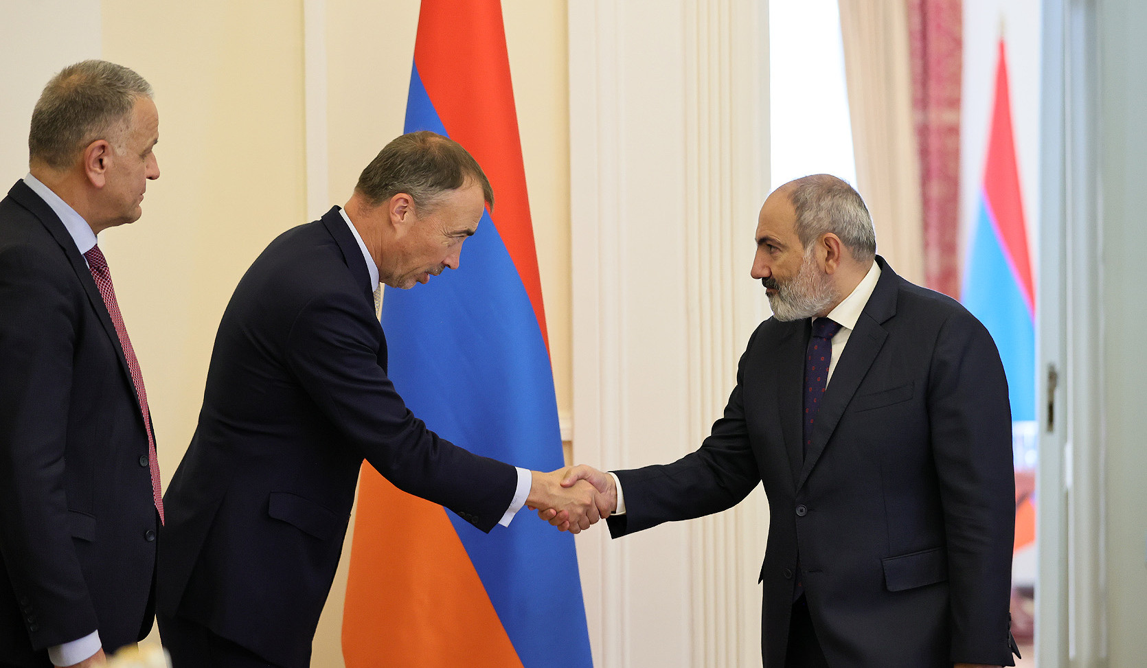 Վարչապետն ընդունել է Տոյվո Կլաարին. քննարկվել է ԼՂ շուրջ ստեղծված ռազմաքաղաքական իրավիճակը