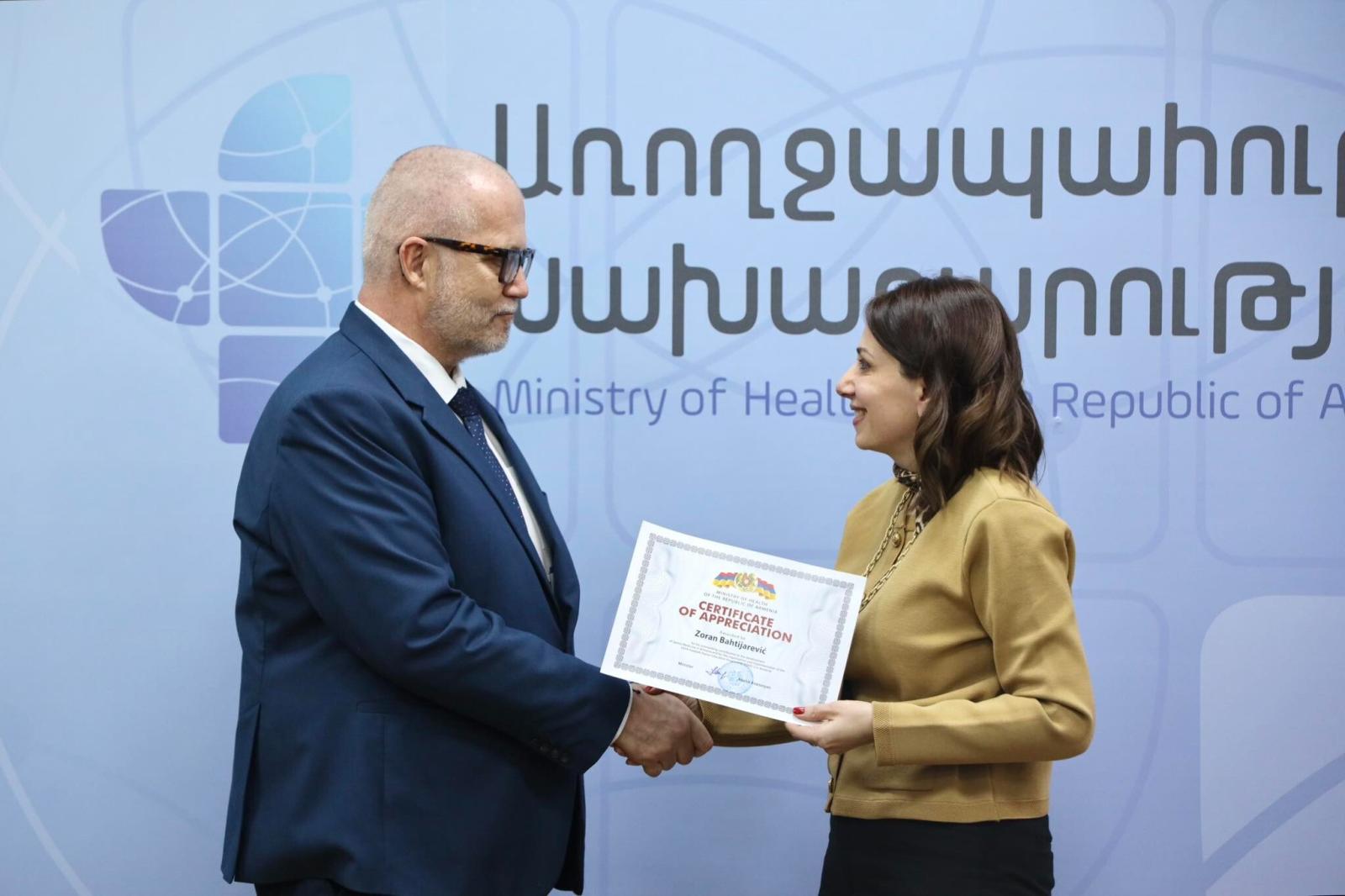 Հայաստանում առաջին անգամ մեկնարկել է ՈՒԵՖԱ-ի ֆուտբոլային բժիշկների կրթական ծրագիրը․ հանդիպում առողջապահության նախարարությունում