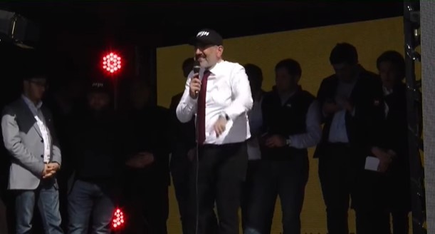 Այ դուրսպրծուկներ, վզակոթներիդ ուտելու եք, ոնց սկսել եք Սերժերի հետ ըտենց էլ ավարտելու եք․ Փաշինյանը՝ նախկին իշխանություններին